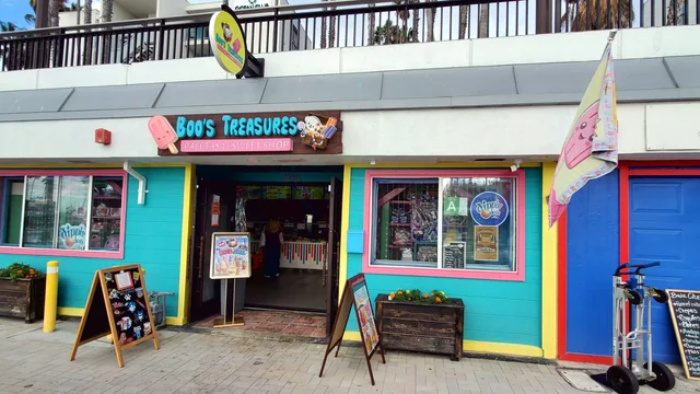 Boo's Treasures storefront