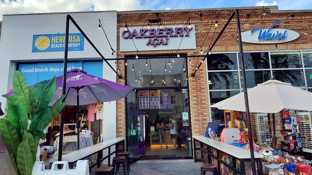OAKBERRY — Hermosa Beach storefront