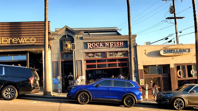 Rock'N Fish storefront