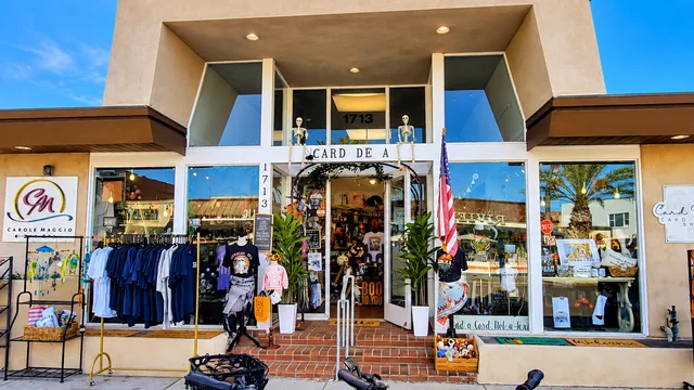 Card de A storefront — user photograph