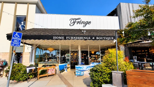 Fringe storefront — user photograph