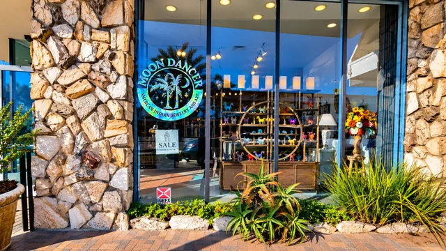 Moon Dancer storefront — user photograph