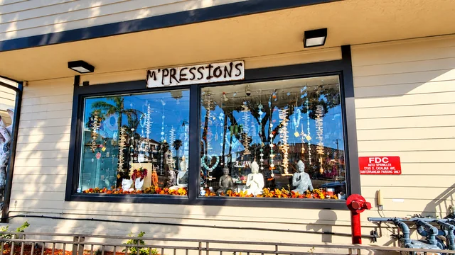 M'Pressions storefront — user photograph