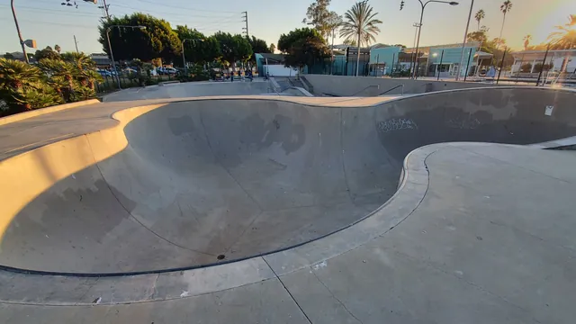 User photograph of Alondra Skatepark